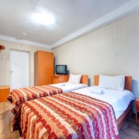 Holosiyvsky Hotel Киев Екстериор снимка
