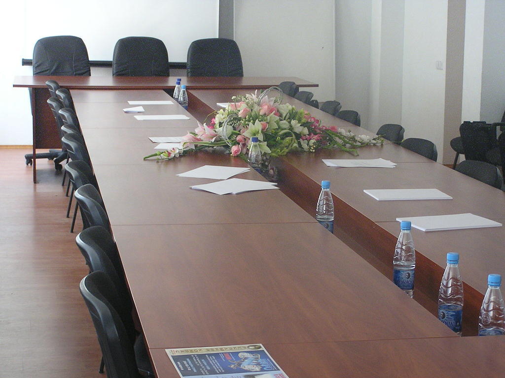 Holosiyvsky Hotel Киев Екстериор снимка