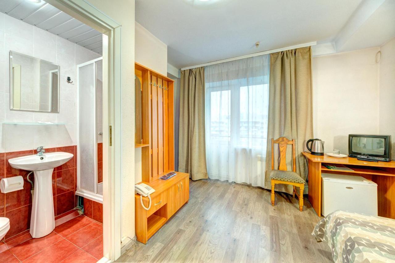 Holosiyvsky Hotel Киев Екстериор снимка