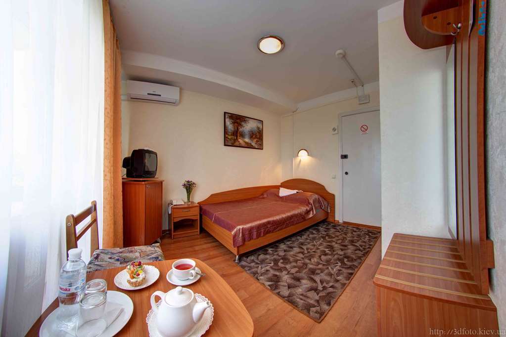 Holosiyvsky Hotel Киев Стая снимка