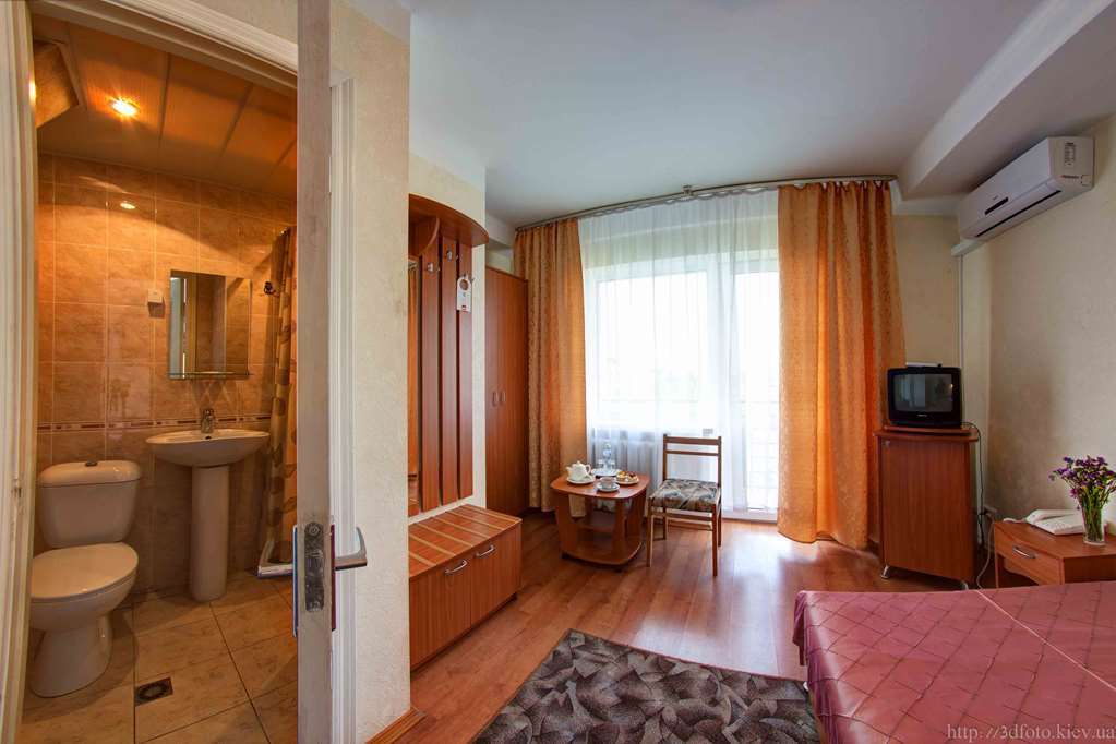 Holosiyvsky Hotel Киев Стая снимка